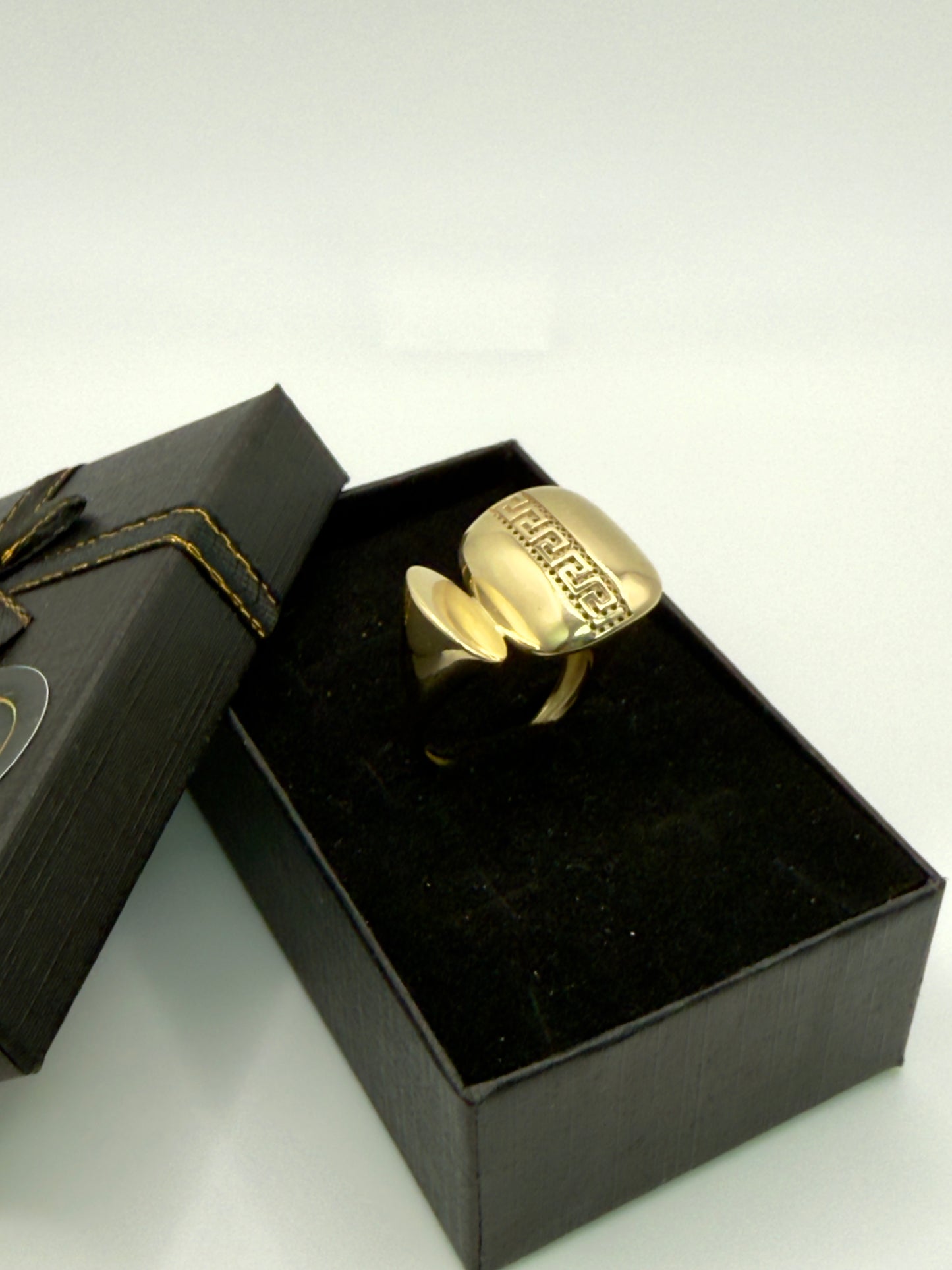 10K Gold Women’s Ring