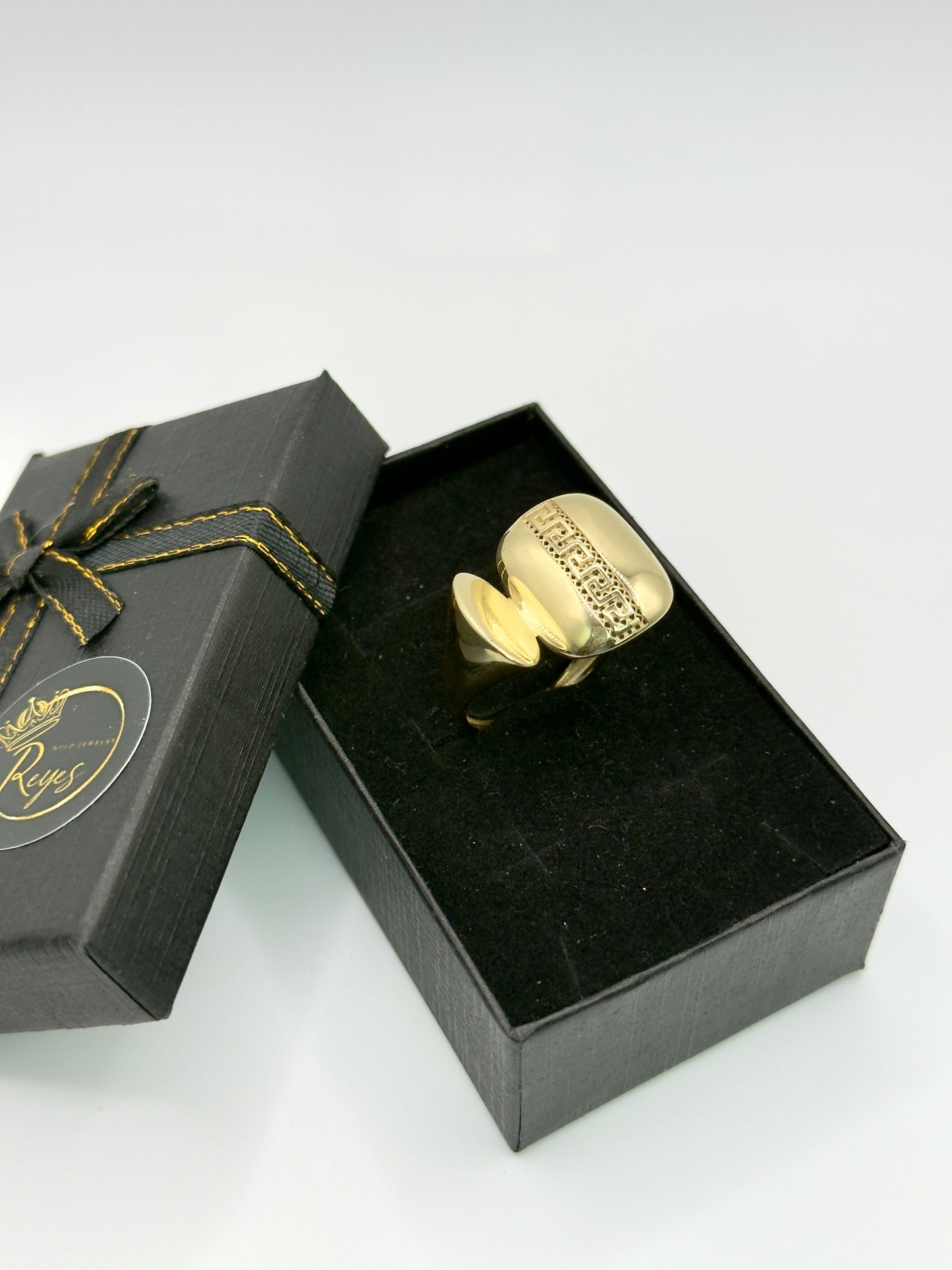 10K Gold Women’s Ring