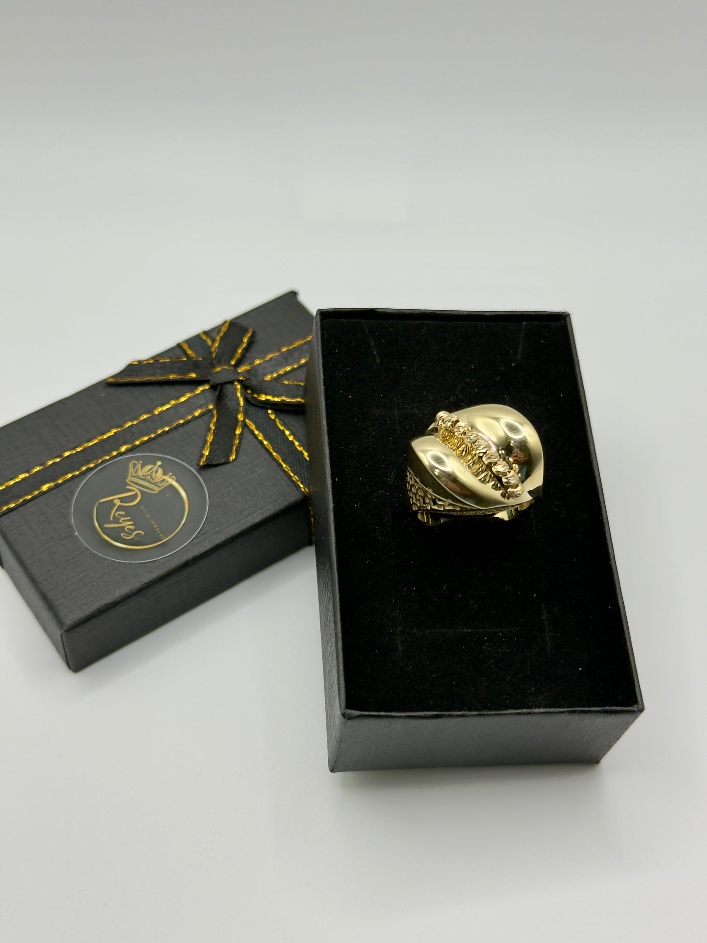 ✨ 10K Gold Women’s Ring ✨