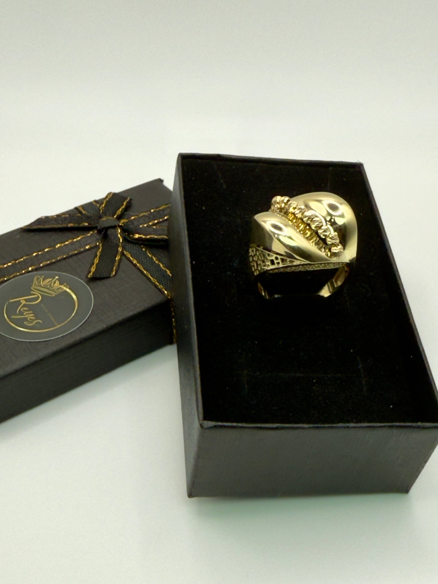 ✨ 10K Gold Women’s Ring ✨