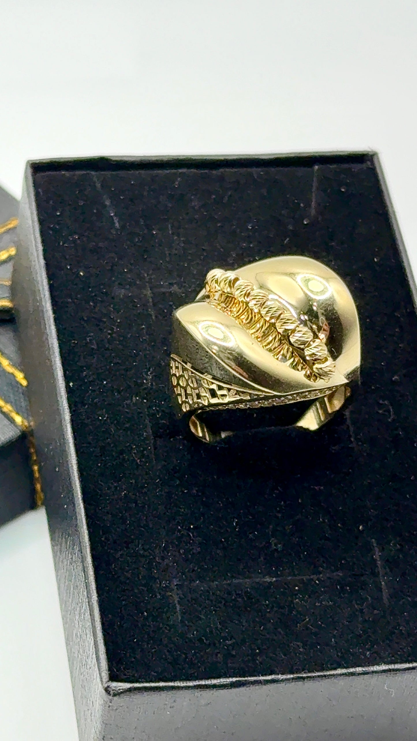 ✨ 10K Gold Women’s Ring ✨