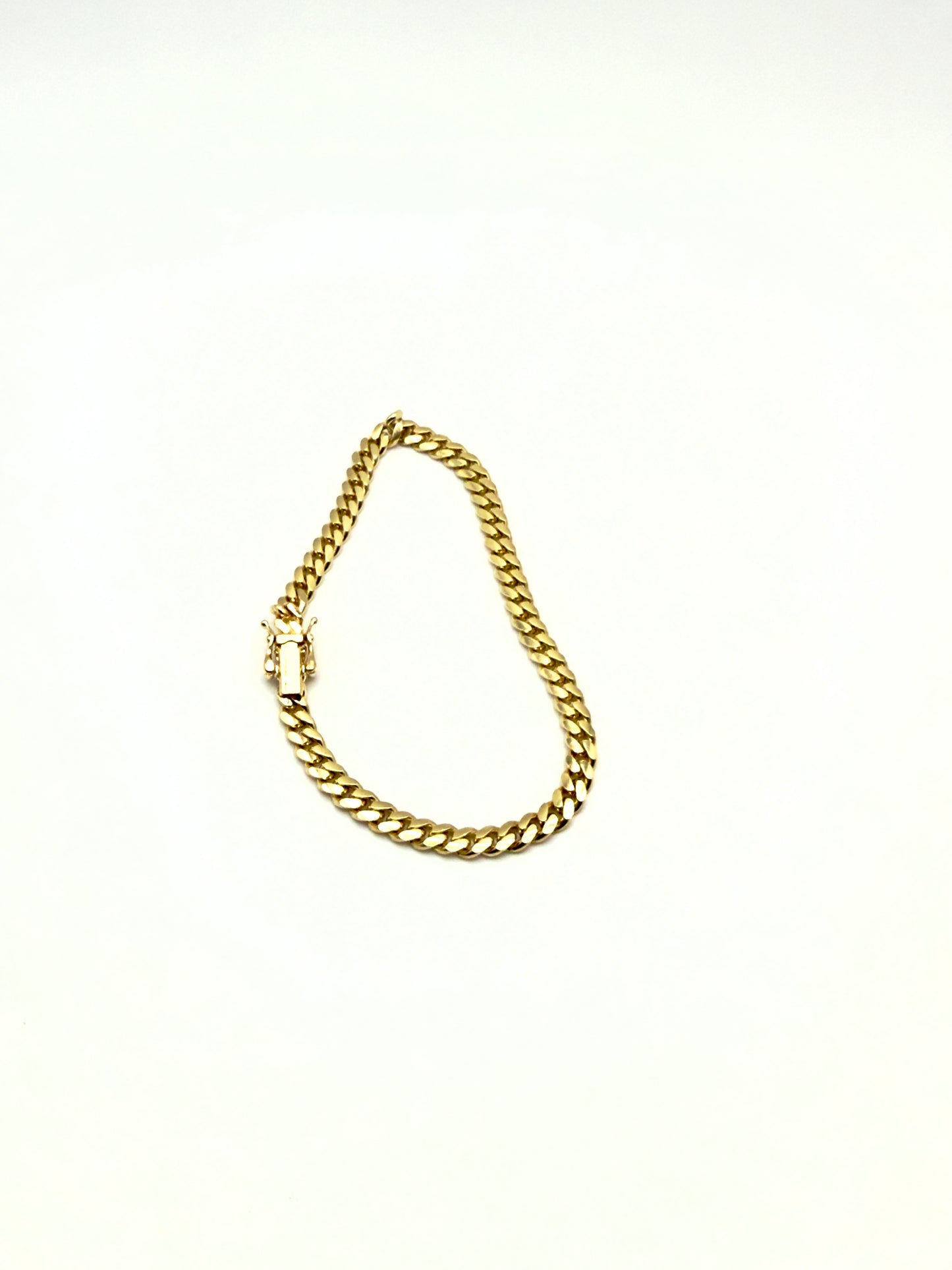 ✨ 10K Gold Unixes Charm Bracelet ✨