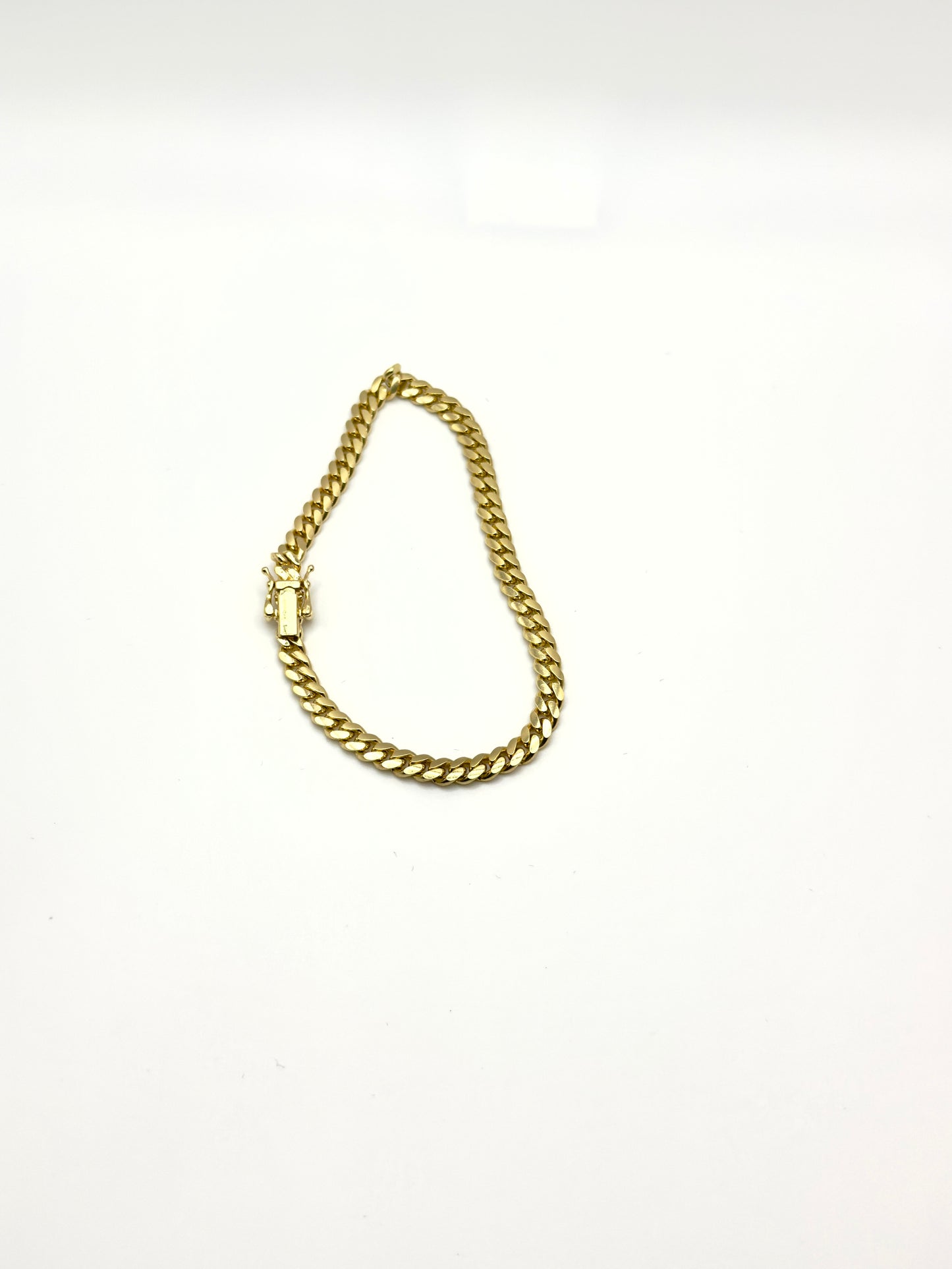 ✨ 10K Gold Unixes Charm Bracelet ✨